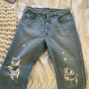 levis light-medium wash 501 jean